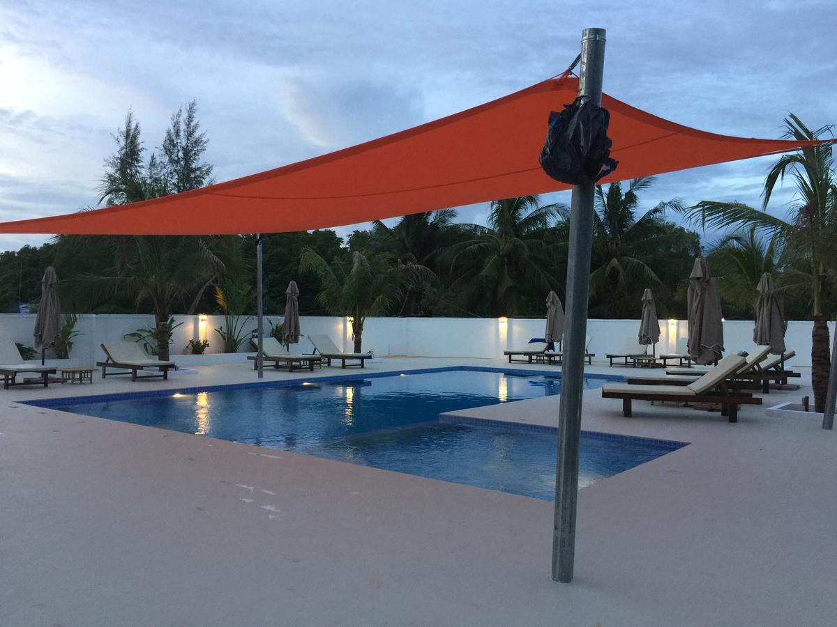 Sunset Lounge