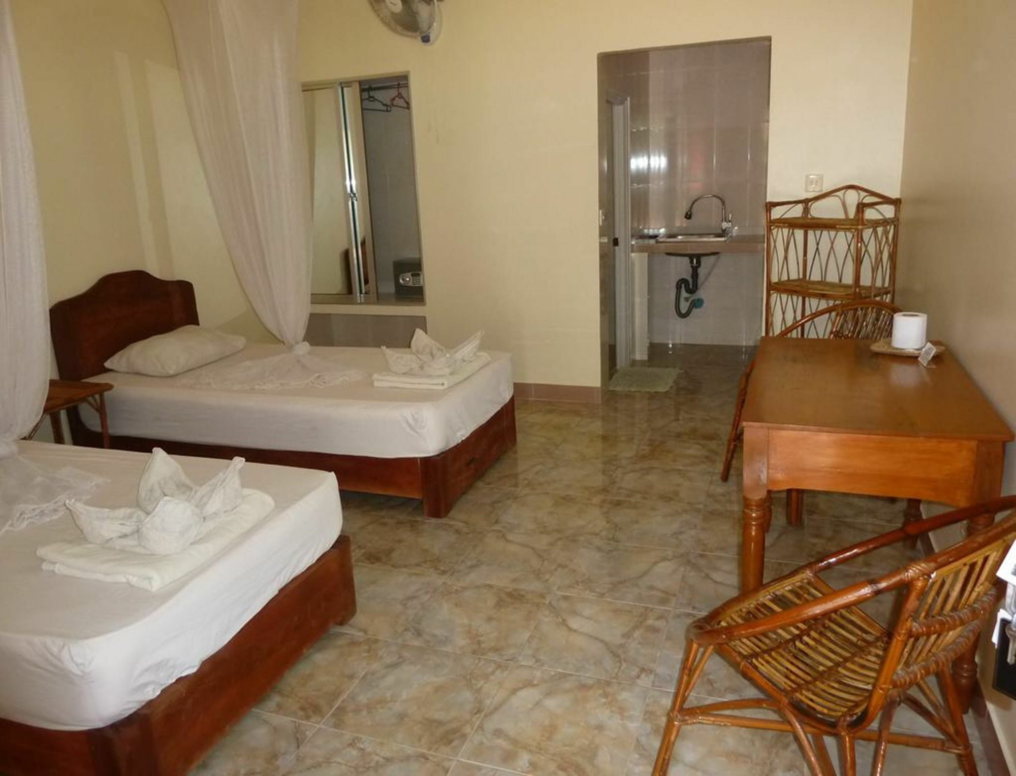 Sunset Lounge 3*